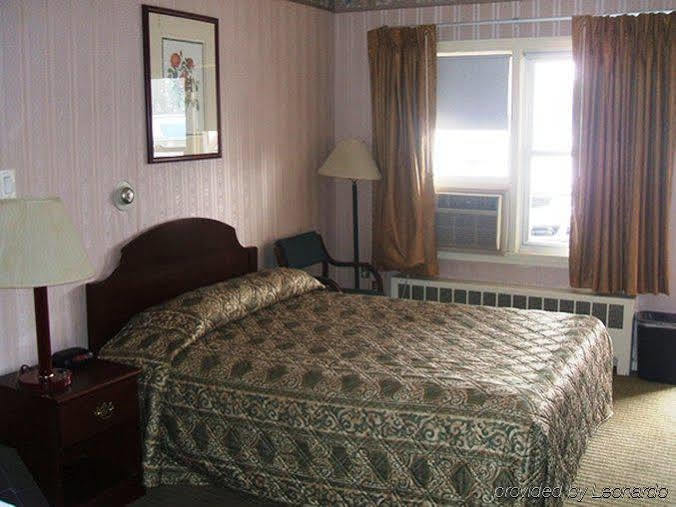 Red Carpet Inn West Springfield Bagian luar foto
