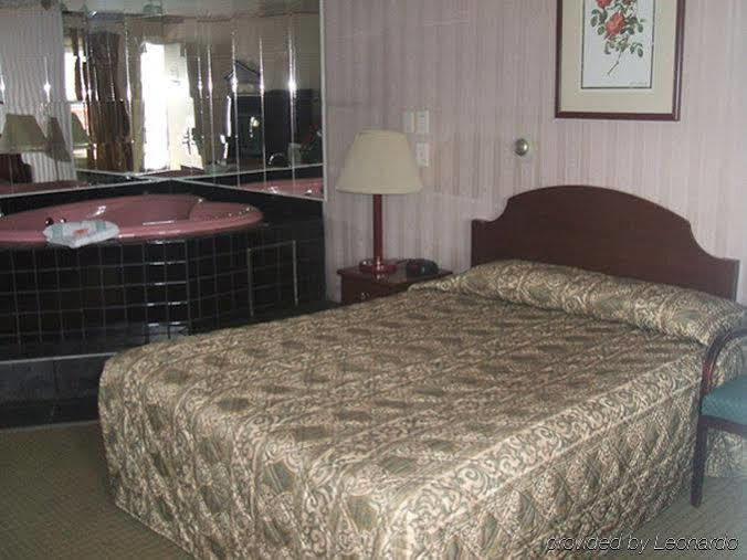 Red Carpet Inn West Springfield Bagian luar foto