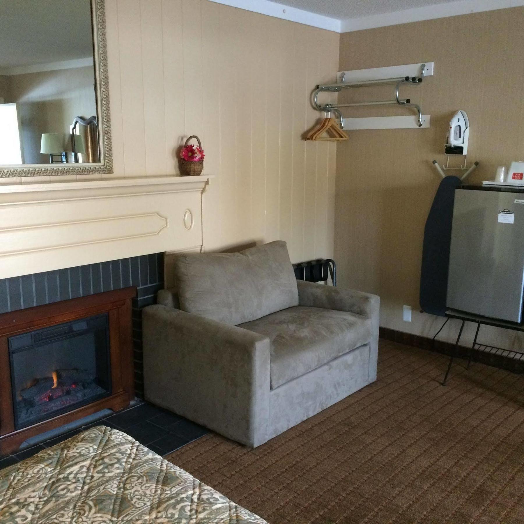 Red Carpet Inn West Springfield Bagian luar foto