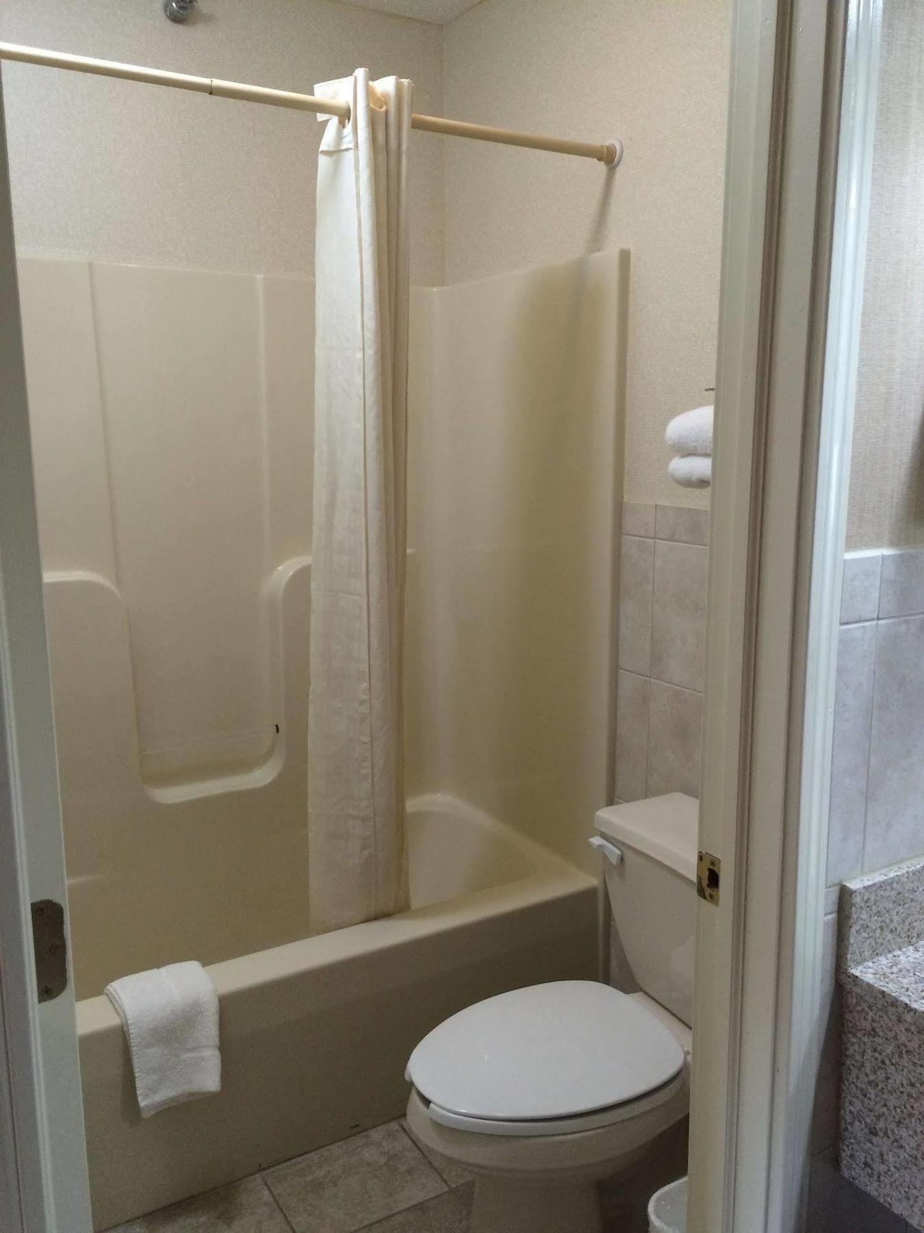 Red Carpet Inn West Springfield Bagian luar foto