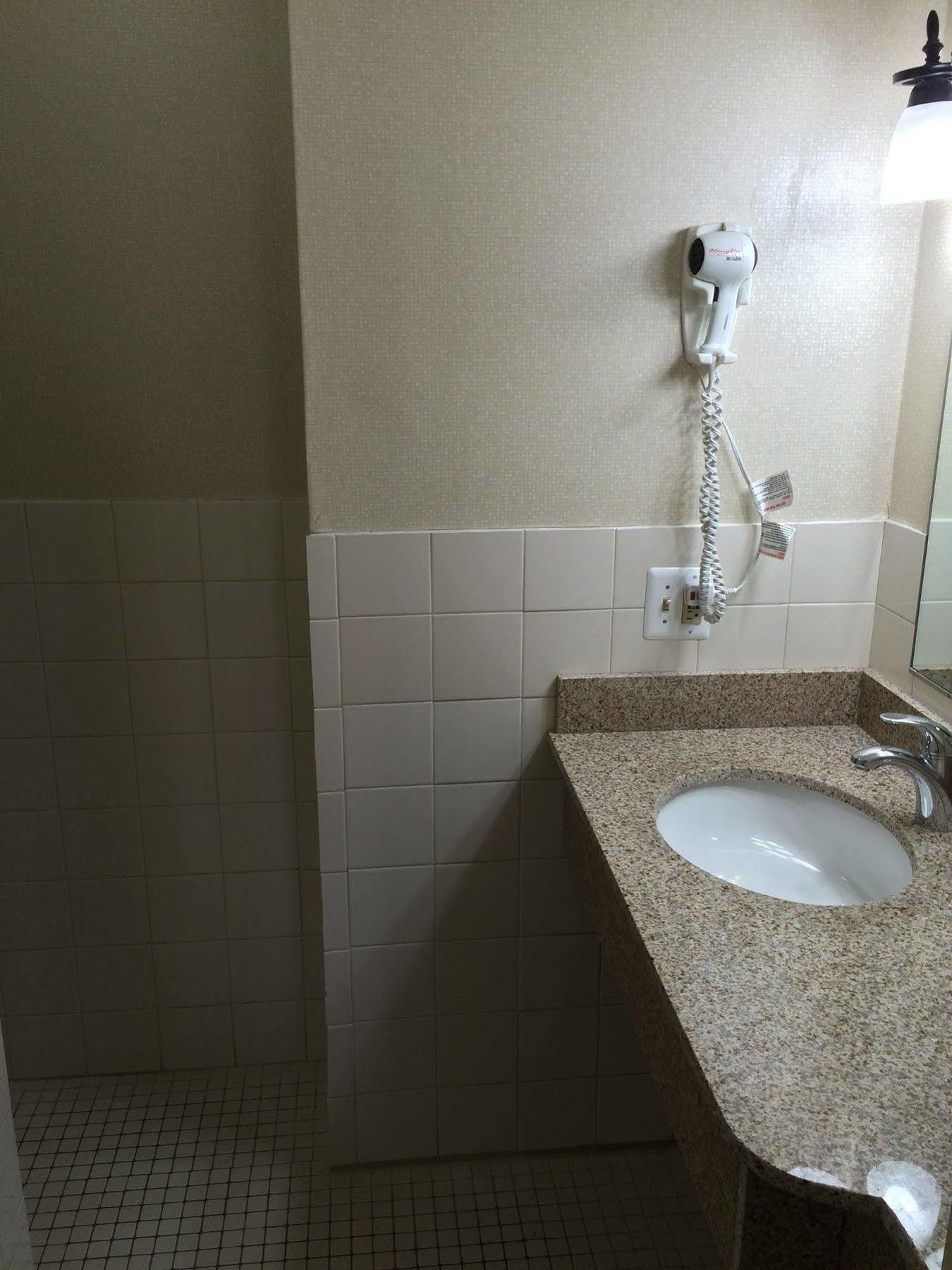 Red Carpet Inn West Springfield Bagian luar foto