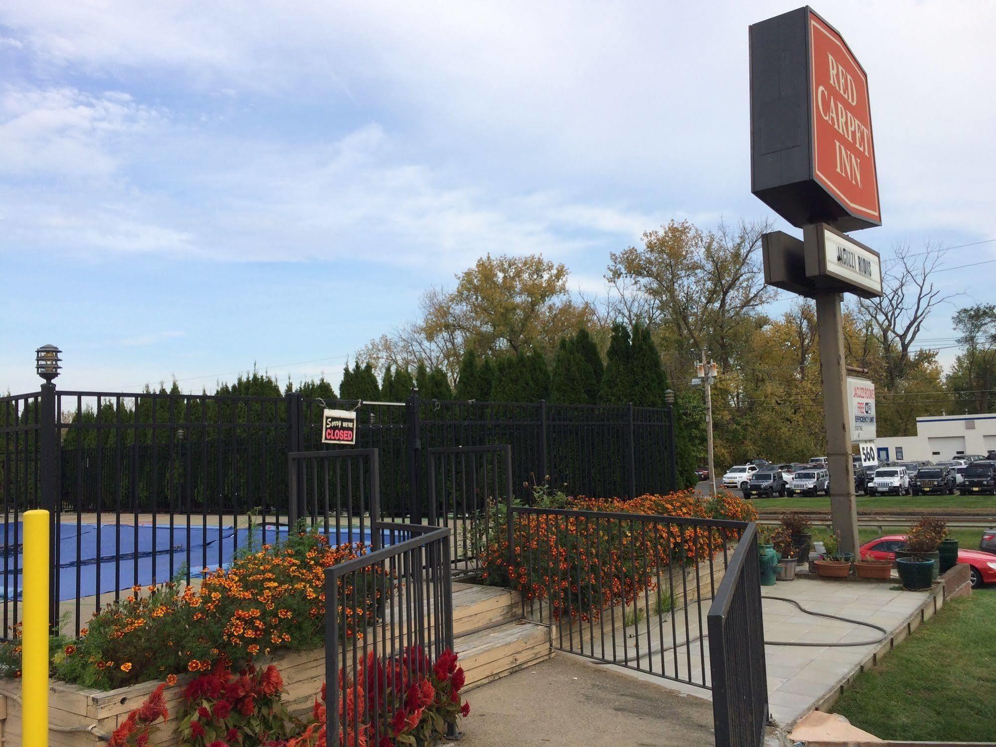 Red Carpet Inn West Springfield Bagian luar foto